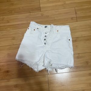 levi’s rib cage white shorts